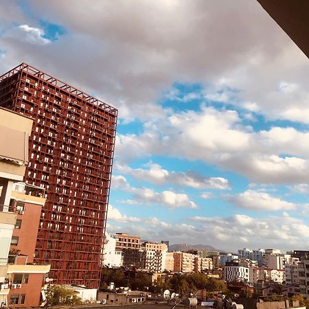 Laureta Central Apartment Tirana Bagian luar foto