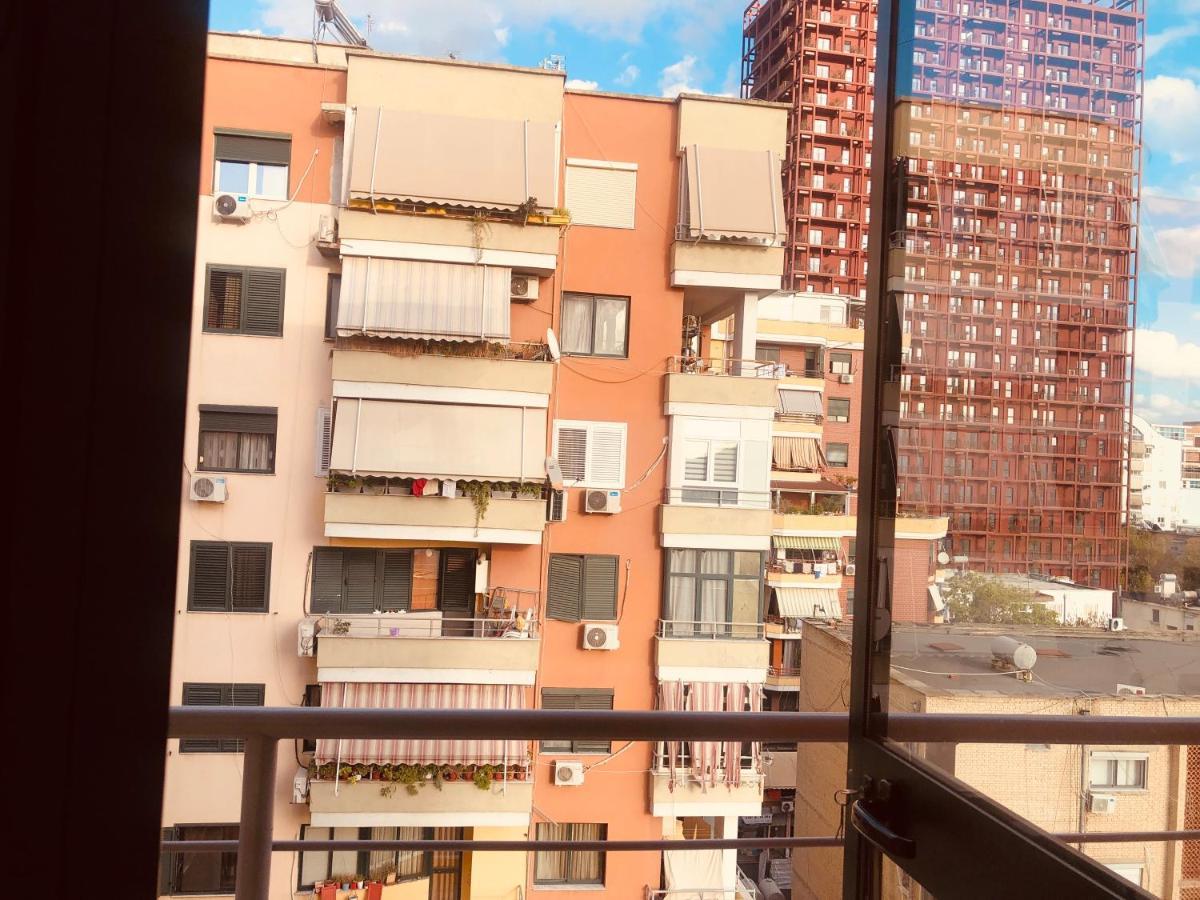 Laureta Central Apartment Tirana Bagian luar foto
