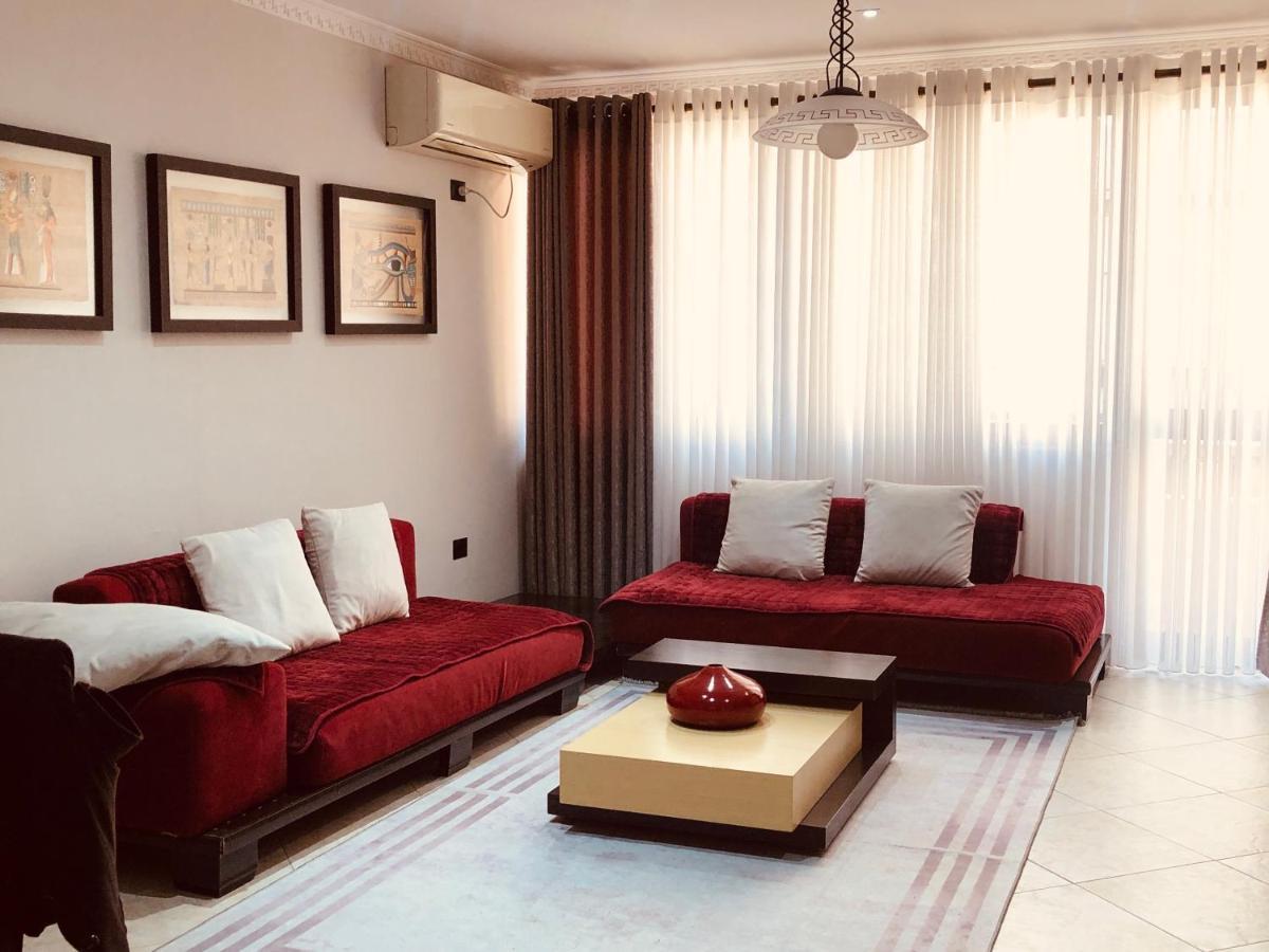 Laureta Central Apartment Tirana Bagian luar foto