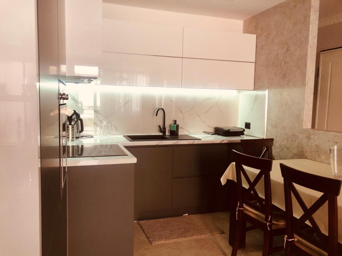 Laureta Central Apartment Tirana Bagian luar foto