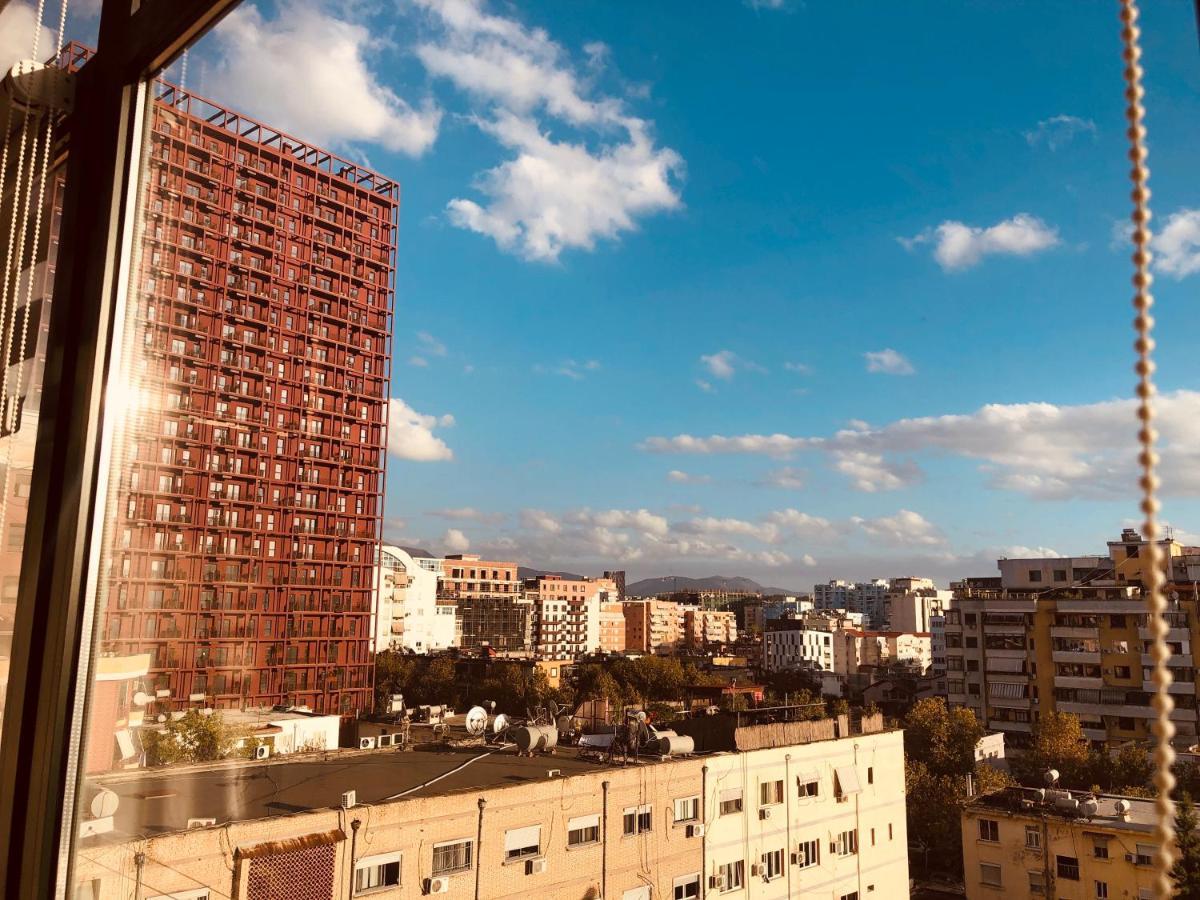 Laureta Central Apartment Tirana Bagian luar foto